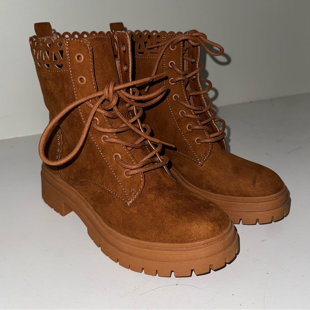 Size 6 Brown Lace-Up Ankle Boots